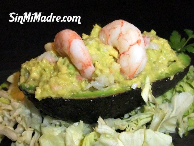 aguacate con gambas