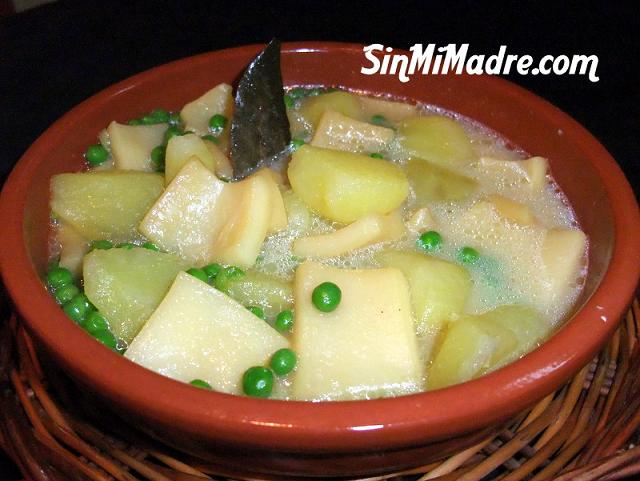 calamar con patatas y guisantes