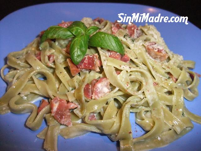 fettuccini o tallarines con jamon