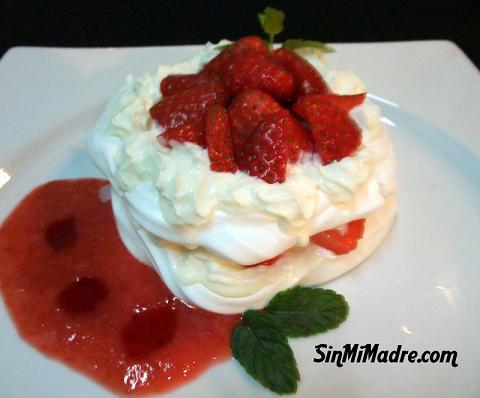 tarta pavlova de fresas